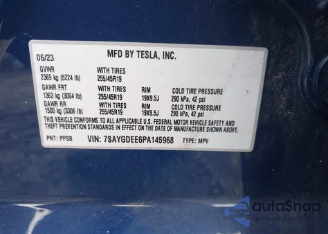 2023 Tesla Model Y Awd/Long Range Dual Motor All-Wheel Drive z USA, uszkodzony, nr VIN 7SAYGDEE6PA145968